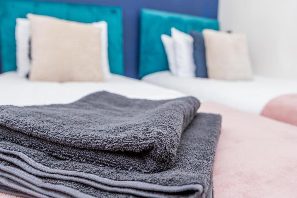 Newcastle'S Most Central Apartment - Sleeps 10 Zewnętrze zdjęcie